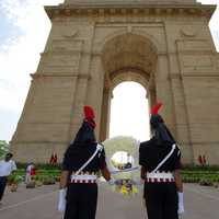 Indian Army Soldiers paying tribute to Martyrs