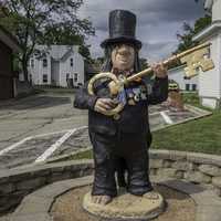 Troll holding a giant key in Mount Horeb