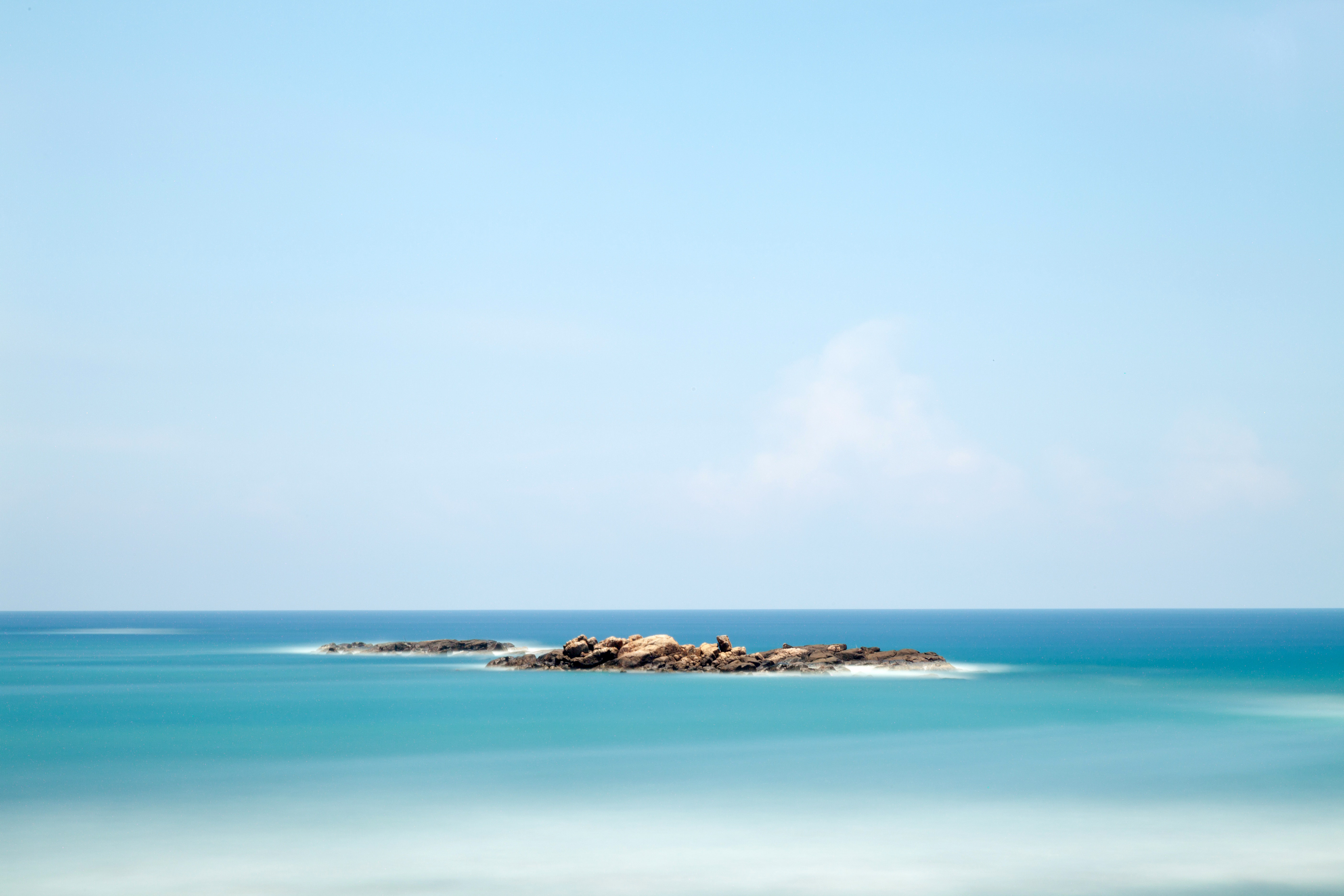 Free Stock Photo of Rock Island in the ocean in Sri Lanka 